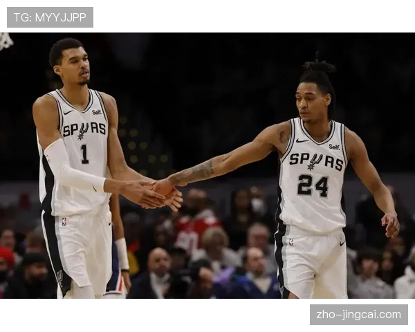 马刺末节32-17逆转猛龙豪取10连胜 瓦塞尔三分6中5成关键先生